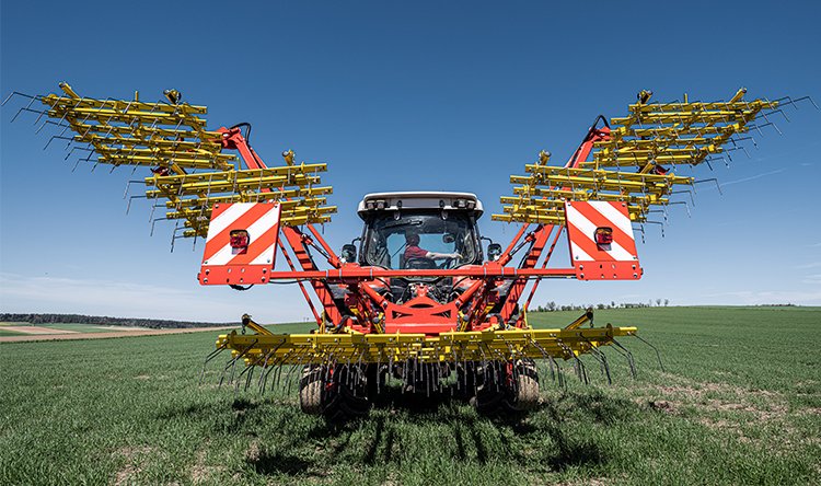 APV 900 M1 Ackerstriegel im Lagerhaus TechnikCenter