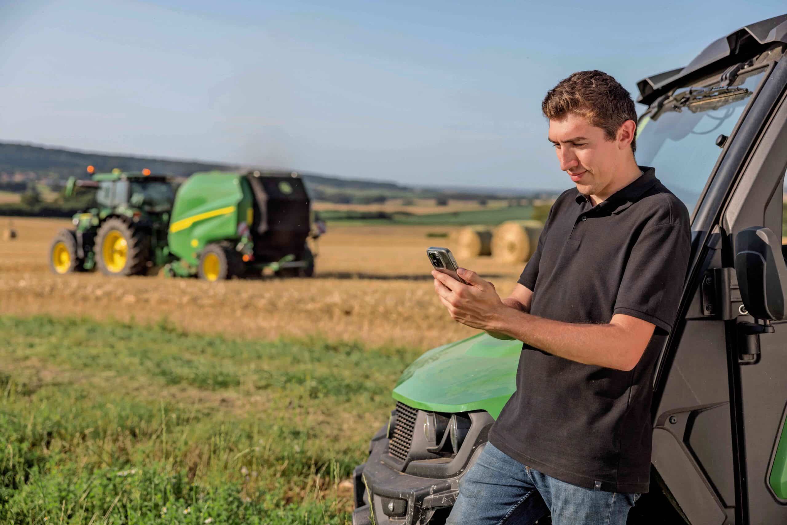 John_Deere_Round Balers_connectivity John Deere