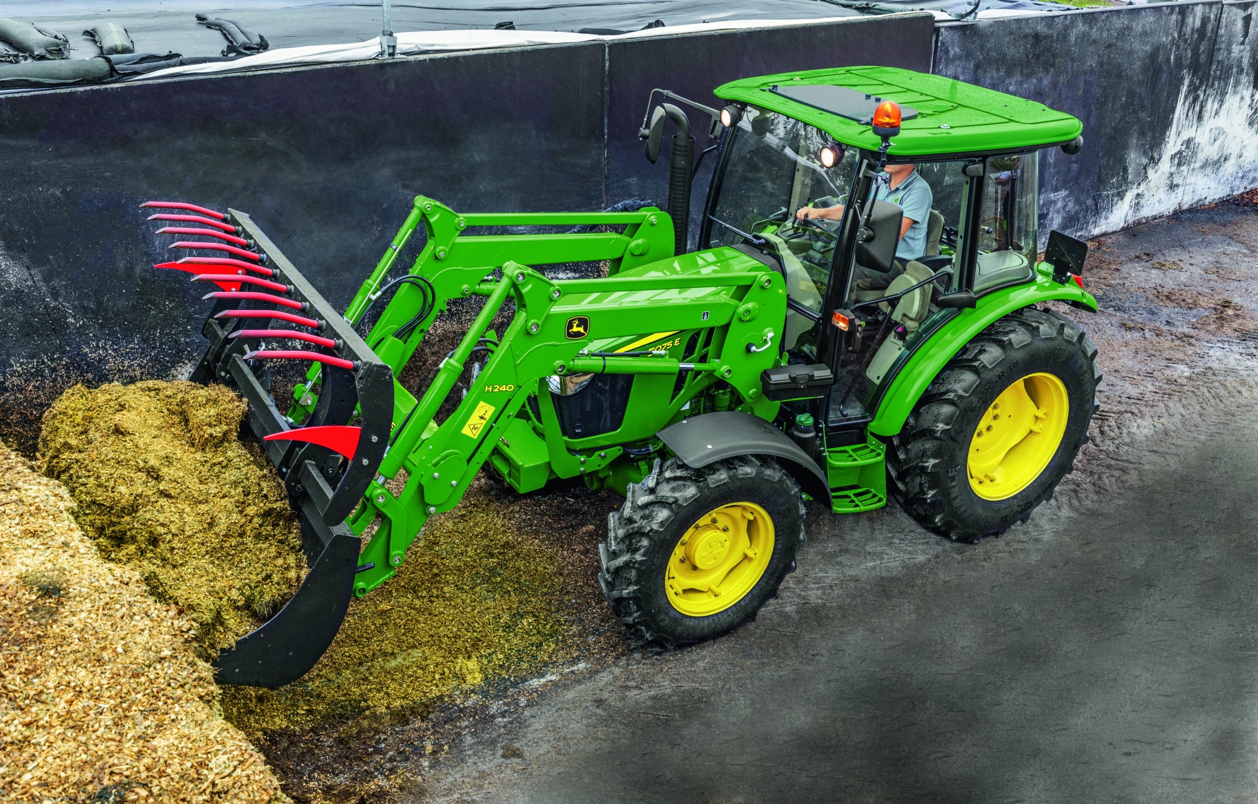 John Deere 5075E John Deere 5075E