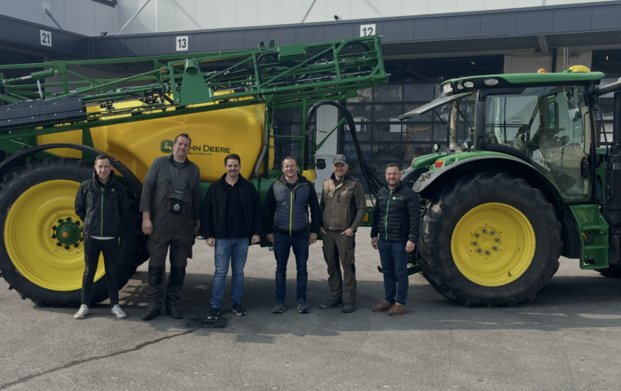 Übergabe einer neuen John Deere Feldspritze R740i