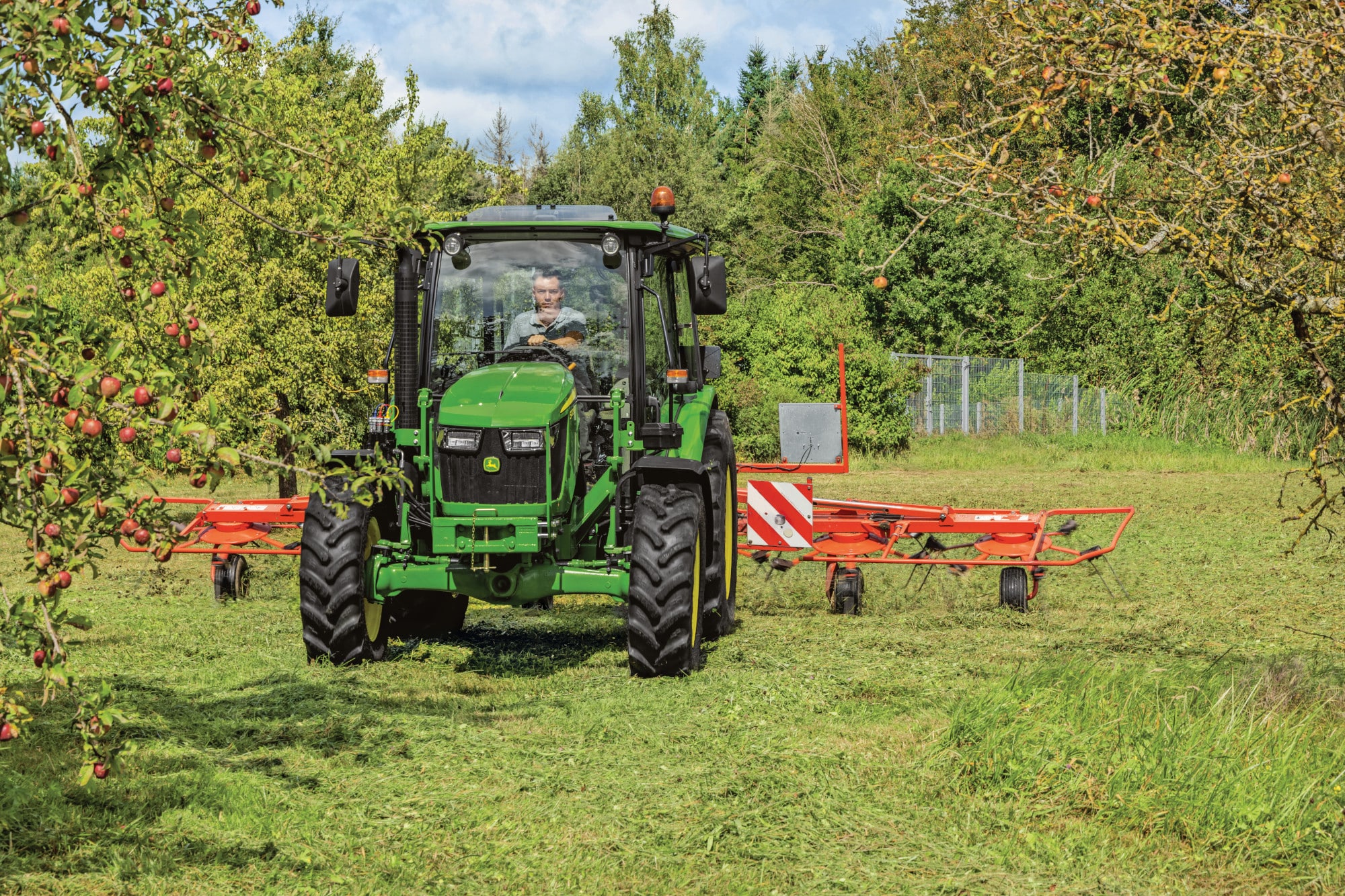 John Deere 5075E